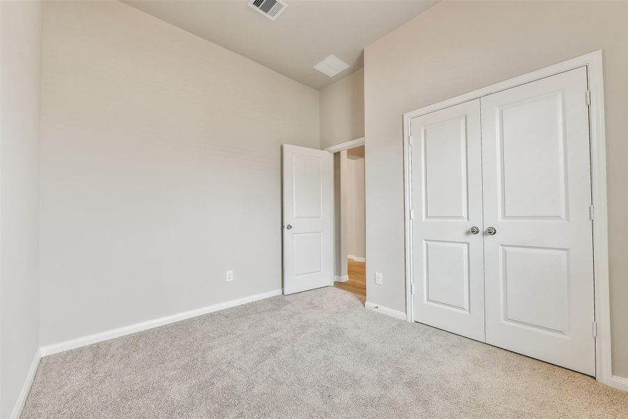 Spacious, unfurnished interior of a new home in King Oaks Village, Baytown (Image 21).