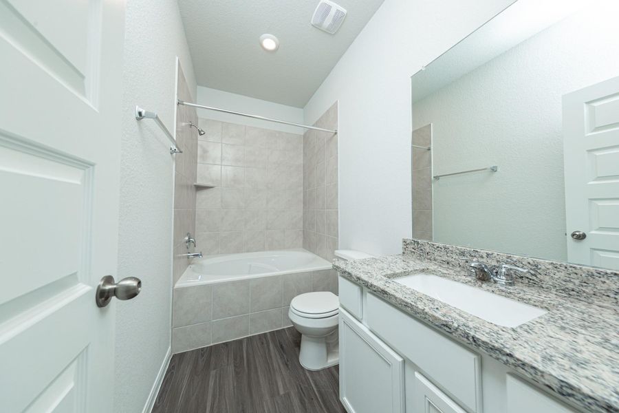 Furnished interior view inside a new home in Cliffstone Hills, Conroe (Image 3). Furnished interior view inside a new home in Cliffstone Hills, Conroe (Image 3).