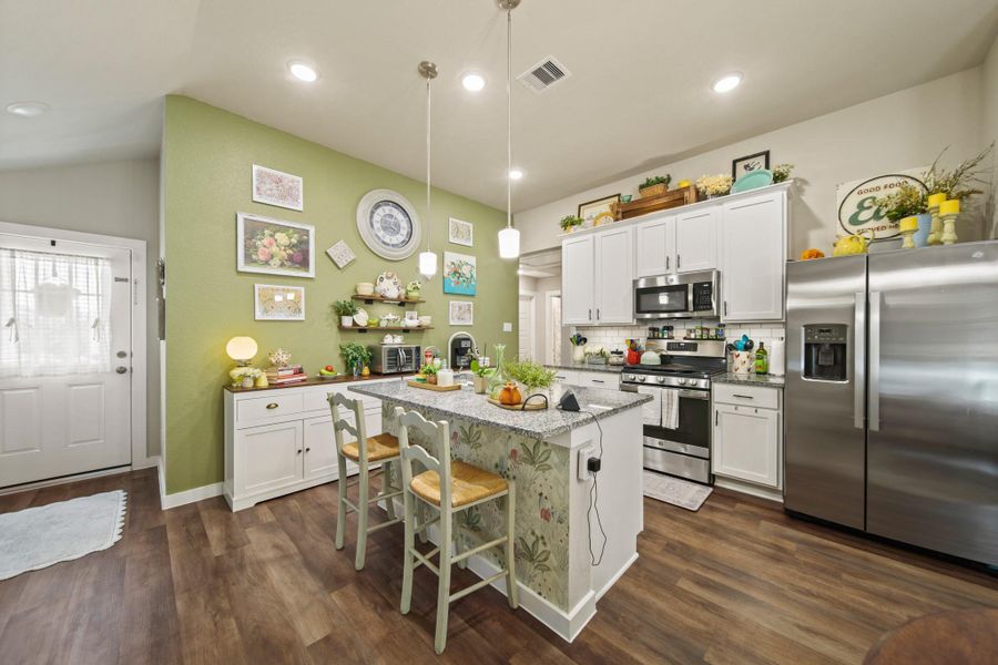 Image 11 of a home in Mustang Crossing.