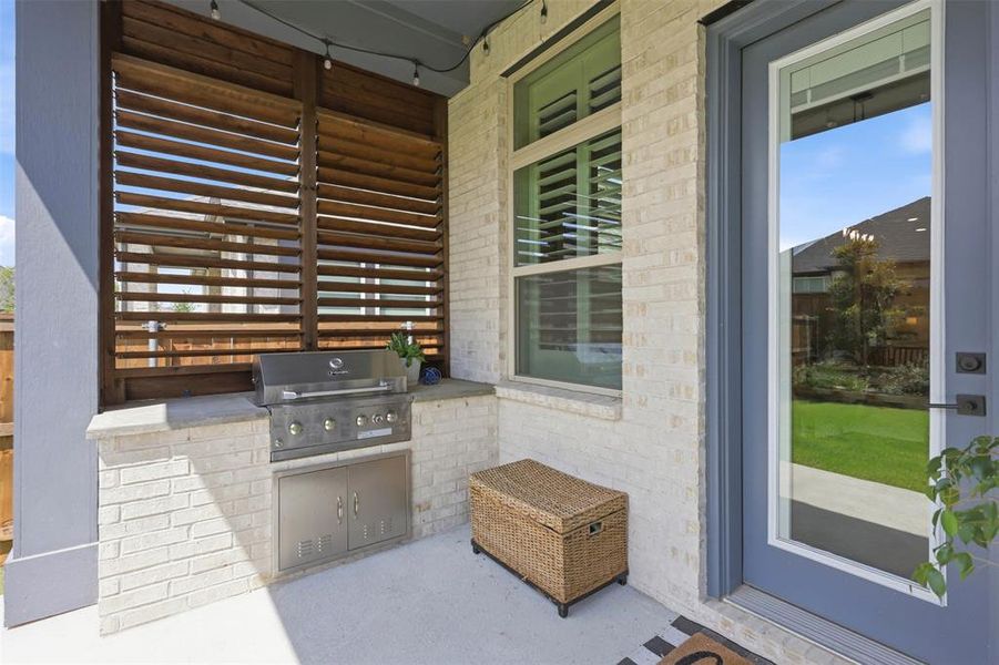 Outdoor Kitchen with privacy shutters Outdoor Kitchen with privacy shutters