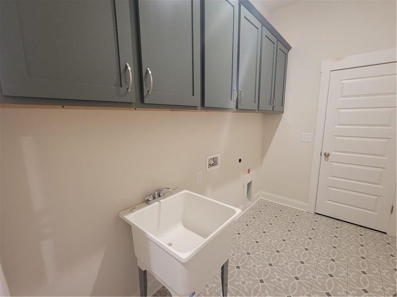 Furnished interior view inside a new home in , Jefferson (Image 7).