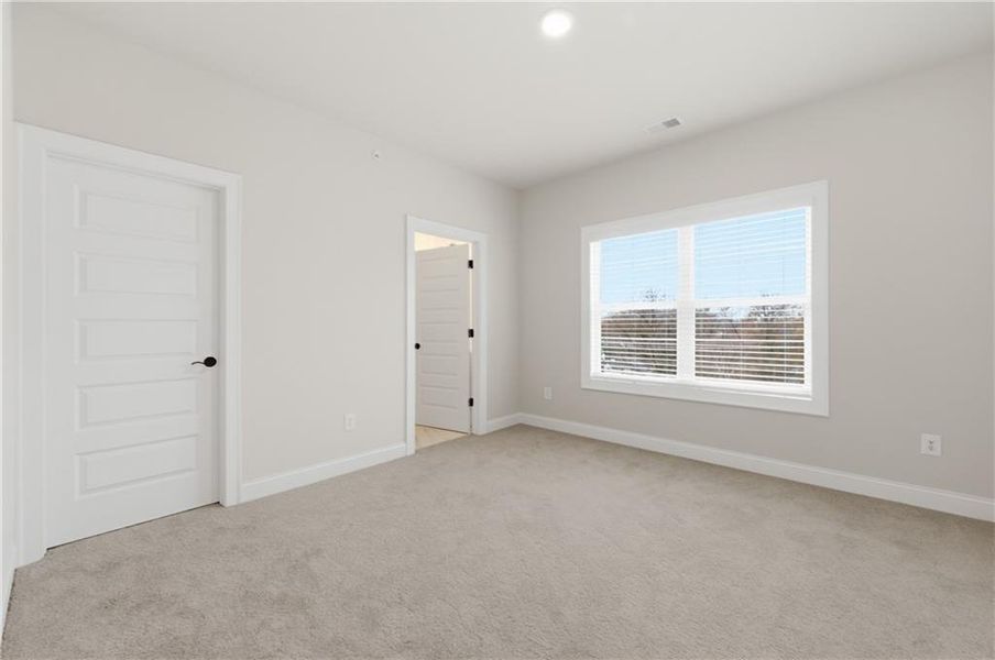 Spacious, unfurnished interior of a new home in , Marietta (Image 29).