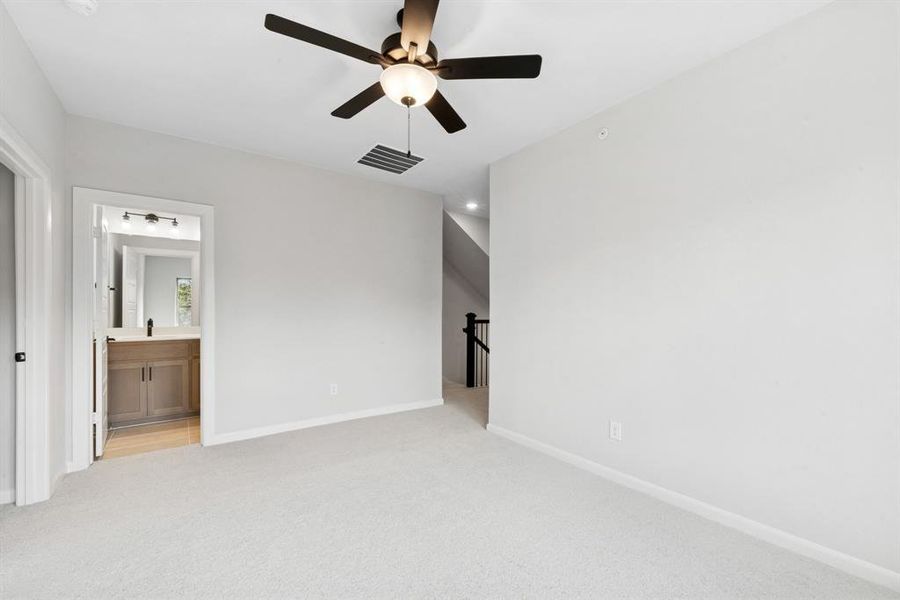 Spacious, unfurnished interior of a new home in Hillside at Las Colinas, Irving (Image 14). Spacious, unfurnished interior of a new home in Hillside at Las Colinas, Irving (Image 14).