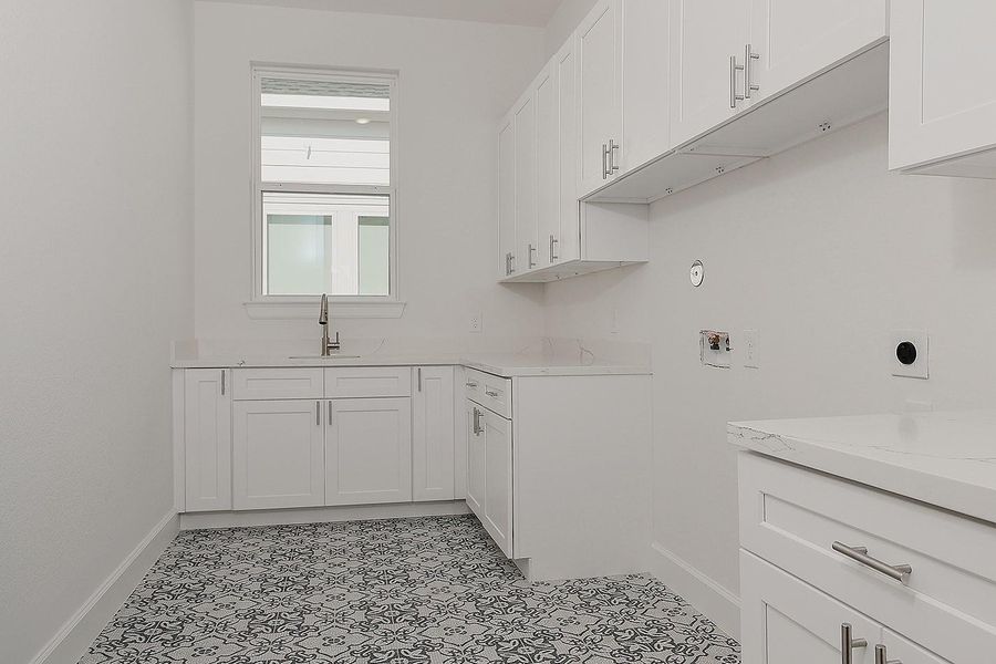 Image 37 of a home in Lake Breeze. Image 37 of a home in Lake Breeze.