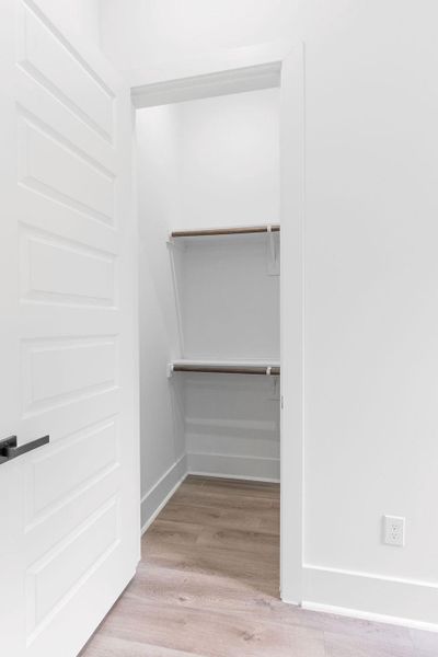 Spacious, unfurnished interior of a new home in , Houston (Image 41).