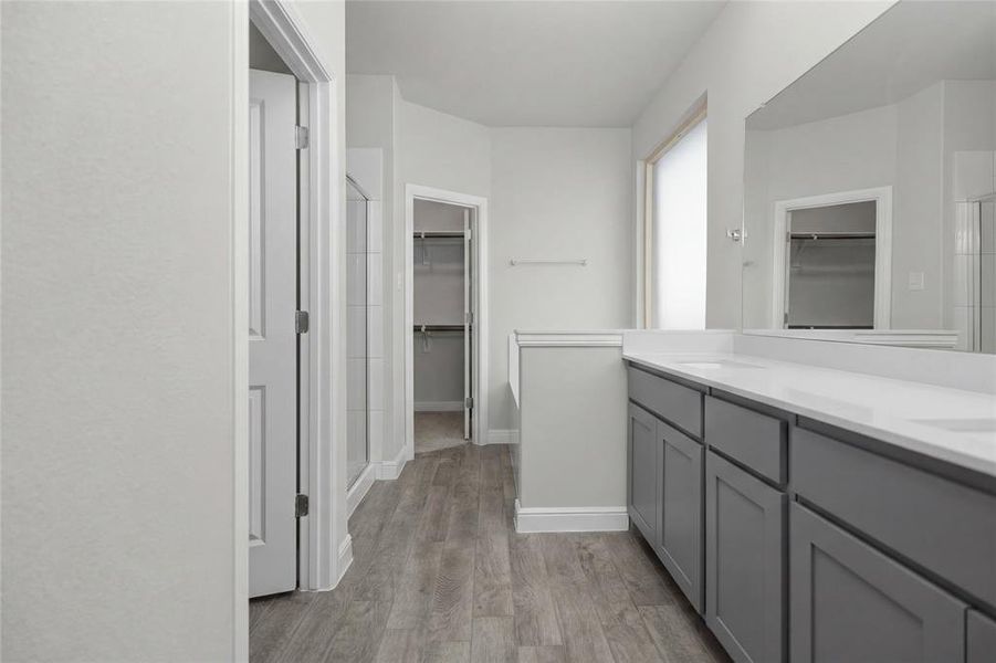 Furnished interior view inside a new home in Trails of Elizabeth Creek, Fort Worth (Image 16).