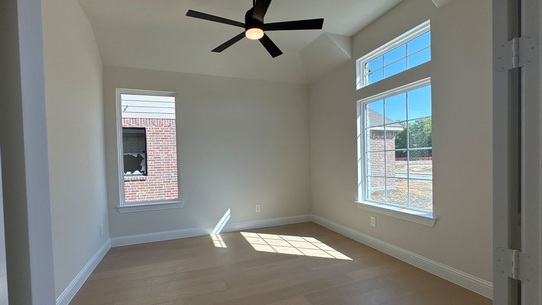 Spacious, unfurnished interior of a new home in Peachtree Meadows, Rockwall (Image 13). Spacious, unfurnished interior of a new home in Peachtree Meadows, Rockwall (Image 13).