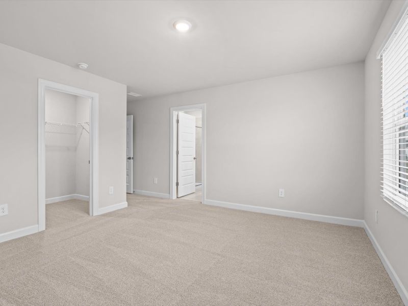 Spacious, unfurnished interior of a new home in Crossing at Abner Creek Townes, Greer (Image 13).