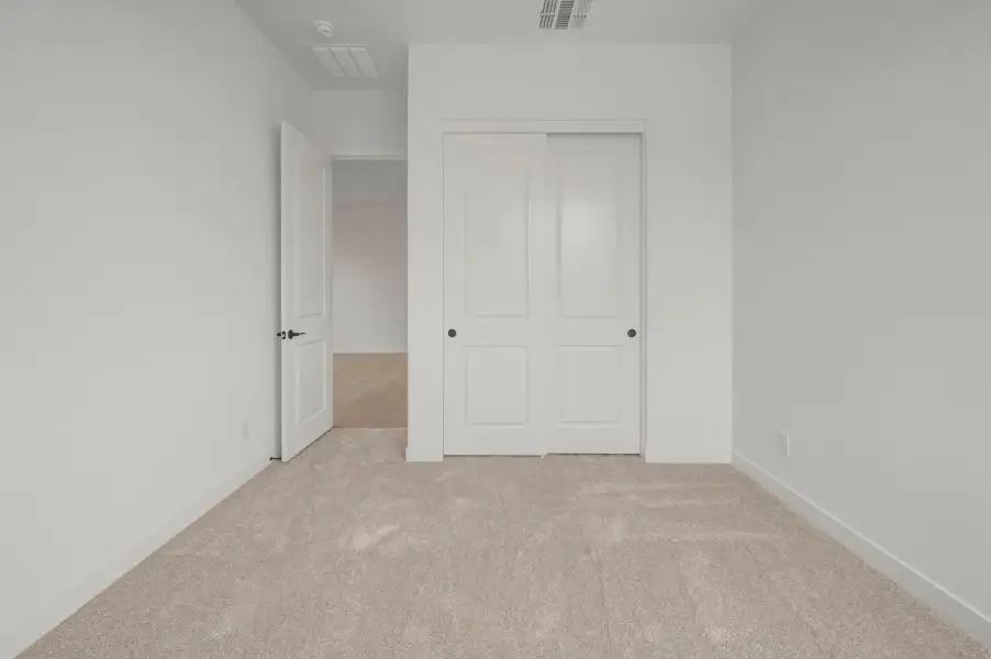 Spacious, unfurnished interior of a new home in Soleo, San Tan Valley (Image 33).