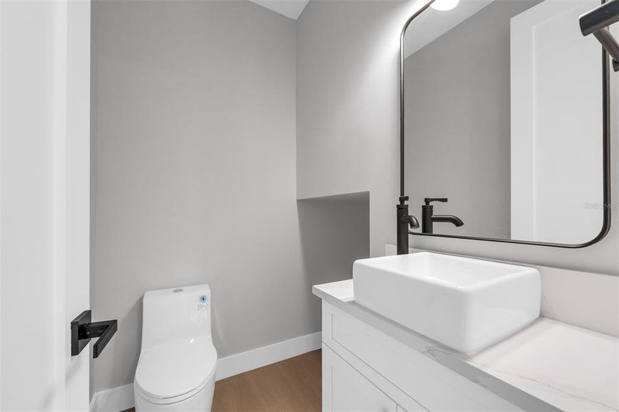 Furnished interior view inside a new home in , Orlando (Image 14).