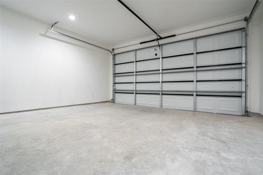Spacious, unfurnished interior of a new home in , Dublin (Image 26).