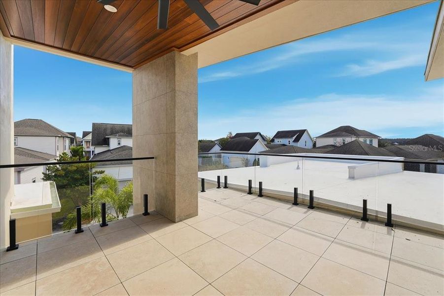 Exterior details and patio area of a home in , Orlando (Image 37).