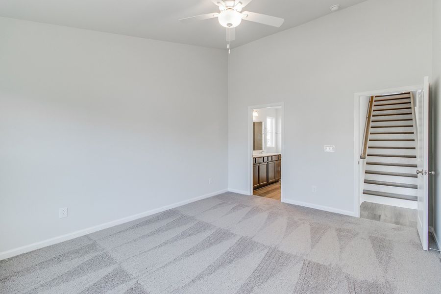 Spacious, unfurnished interior of a new home in Bluefield, Lexington (Image 20).