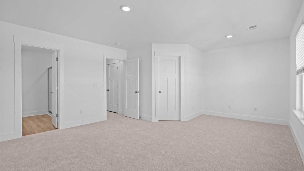 Desirable primary suite layout with spacious en suite bath in a proven, established community in Anderson, SC