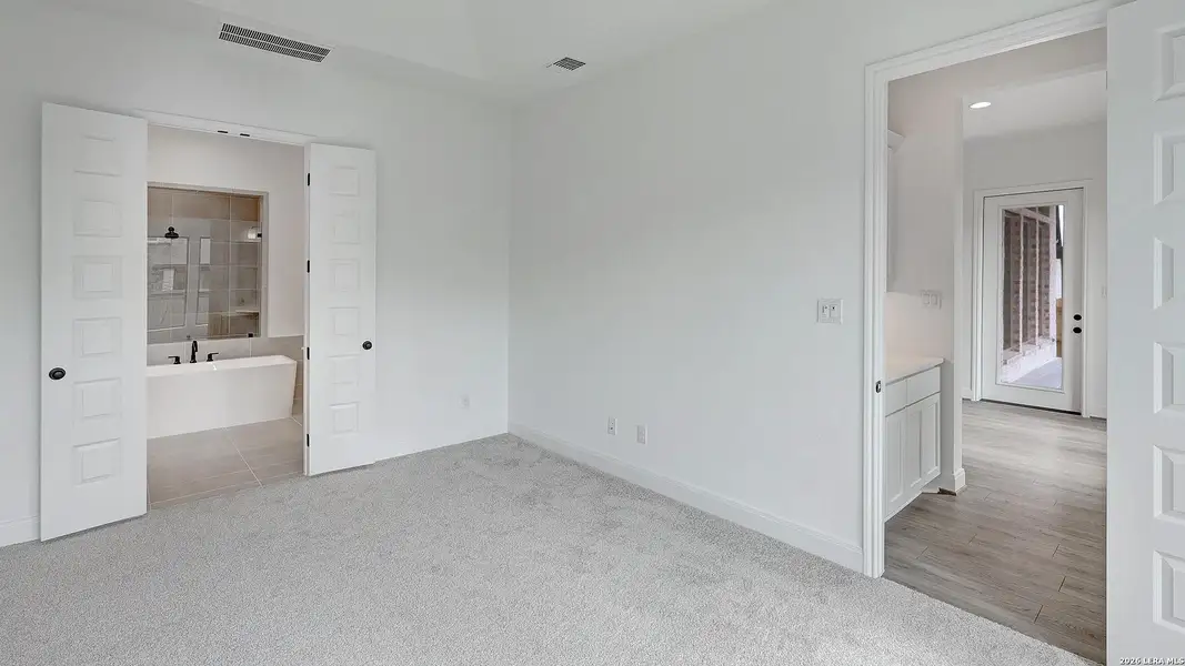 Spacious, unfurnished interior of a new home in Kallison Ranch, San Antonio (Image 17). Spacious, unfurnished interior of a new home in Kallison Ranch, San Antonio (Image 17).