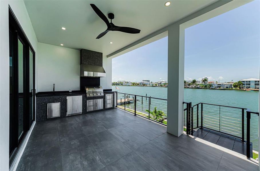 Exterior details and patio area of a home in , Treasure Island (Image 49).