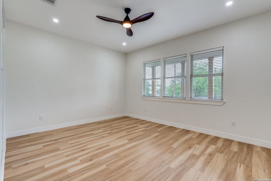 Spacious, unfurnished interior of a new home in , San Antonio (Image 26).