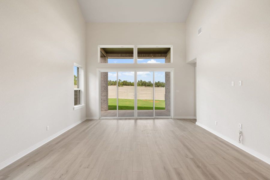 Spacious, unfurnished interior of a new home in Wolf Ranch, Georgetown (Image 31).