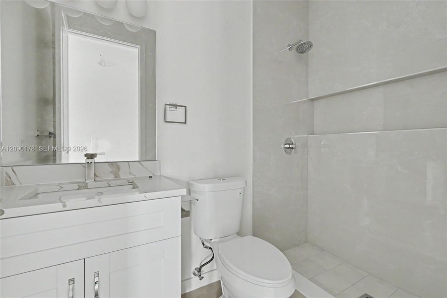 Furnished interior view inside a new home in , Oakland Park (Image 5).