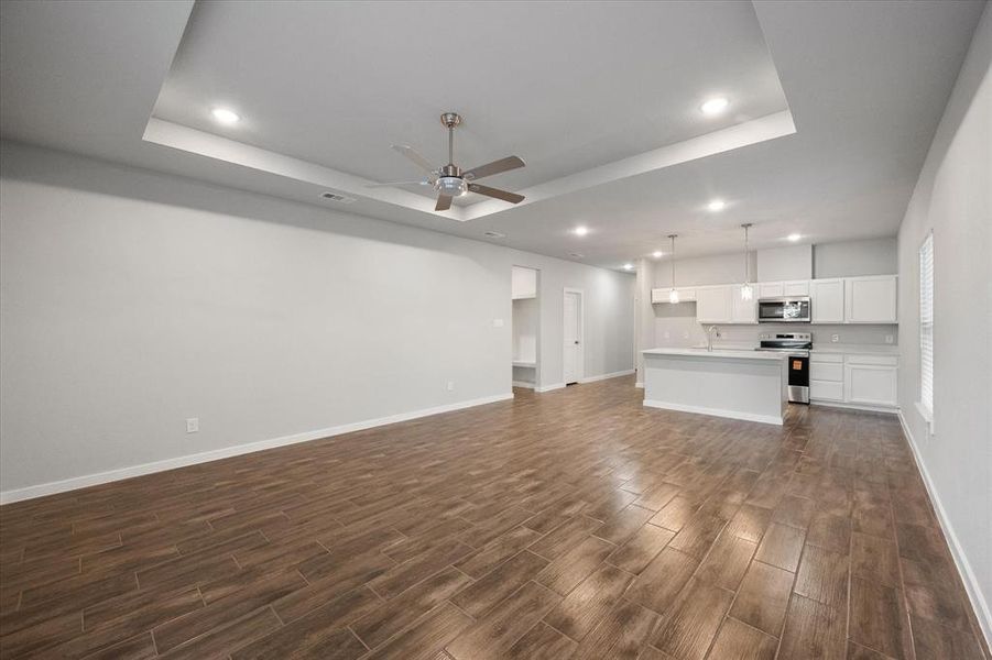 Spacious, unfurnished interior of a new home in , Corsicana (Image 11).