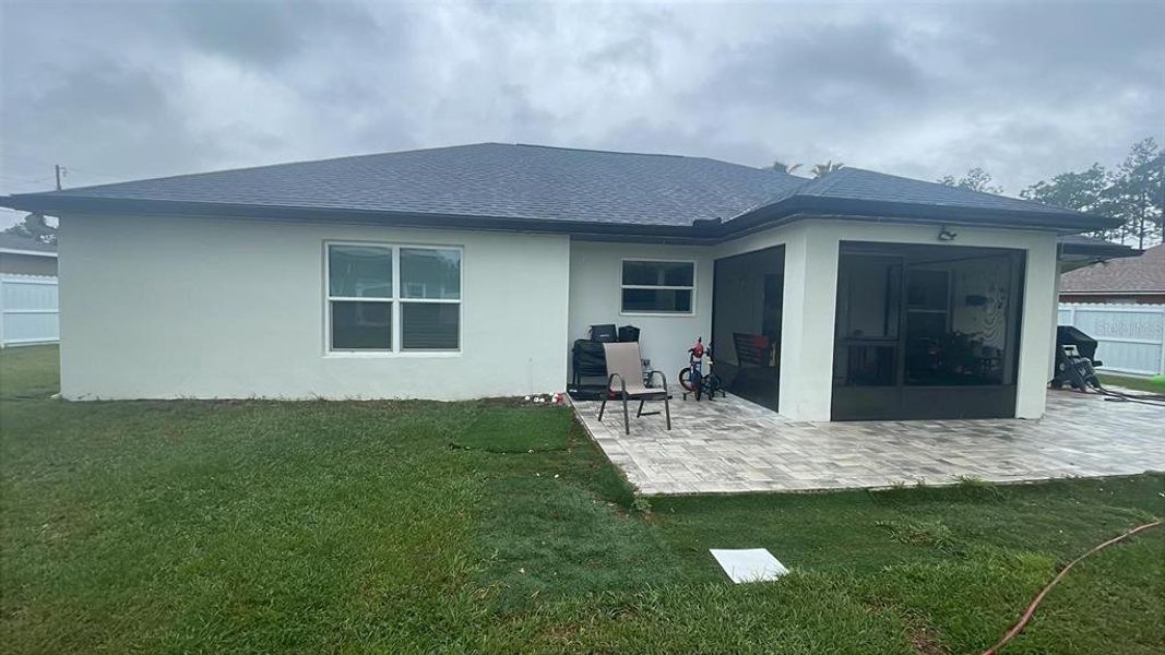 Exterior details and patio area of a home in , Ocala (Image 8).