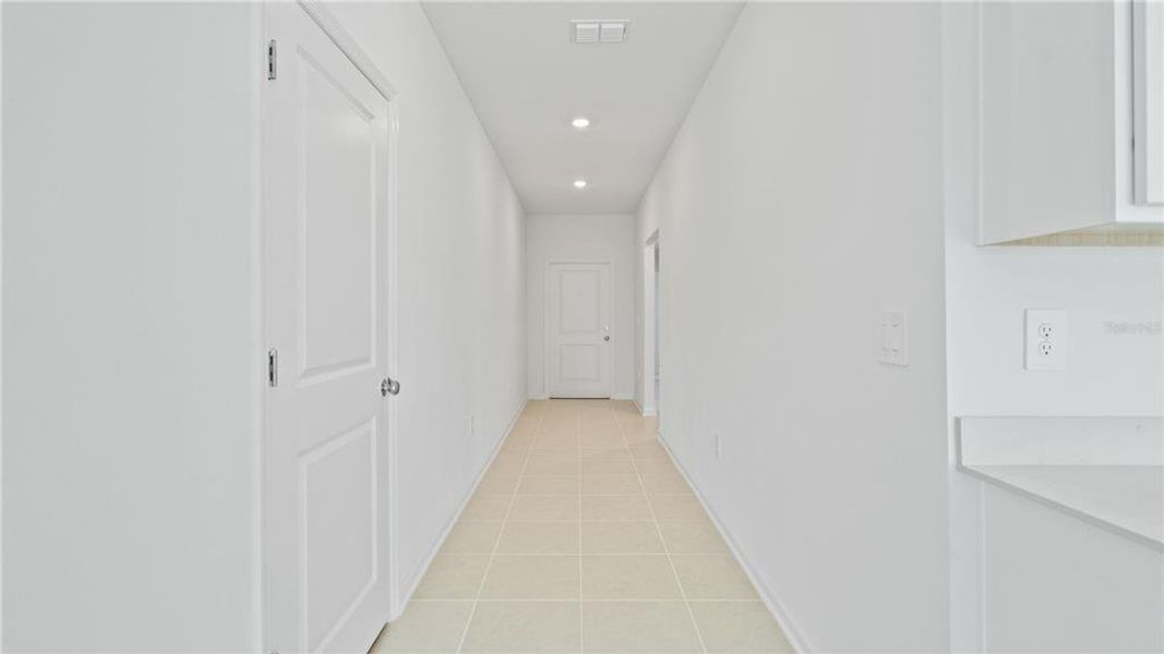 Spacious, unfurnished interior of a new home in , Eustis (Image 11).