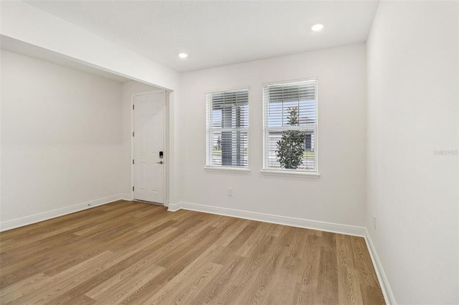 Spacious, unfurnished interior of a new home in Legends Preserve - Signature Series, Daytona Beach (Image 21).