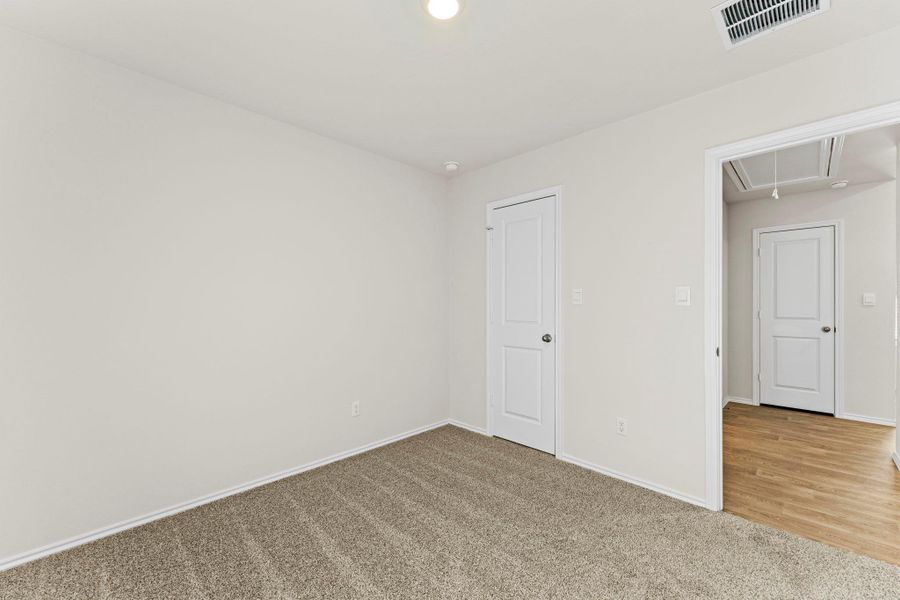 Spacious, unfurnished interior of a new home in Bollinger, Maxwell (Image 22).