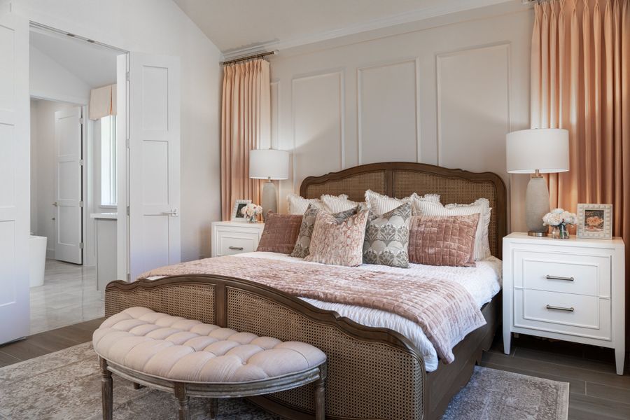 Furnished interior view inside a new home in Ellwood, Iowa Colony (Image 9).