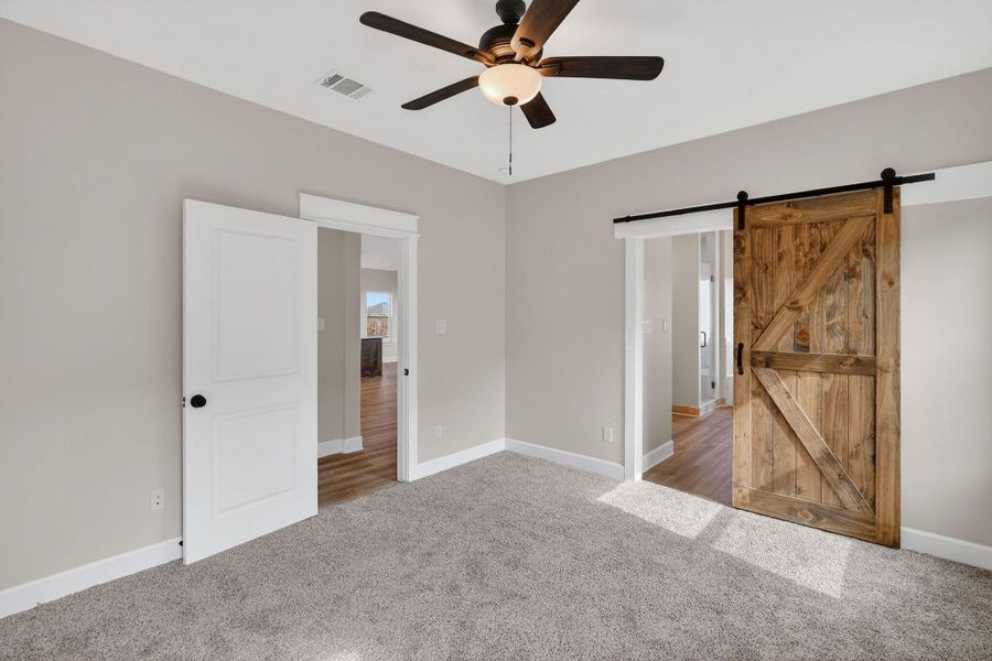 Spacious, unfurnished interior of a new home in , Snook (Image 24).