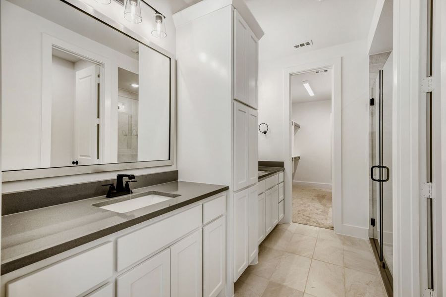 609 Damsel June - Primary Bathroom 609 Damsel June - Primary Bathroom