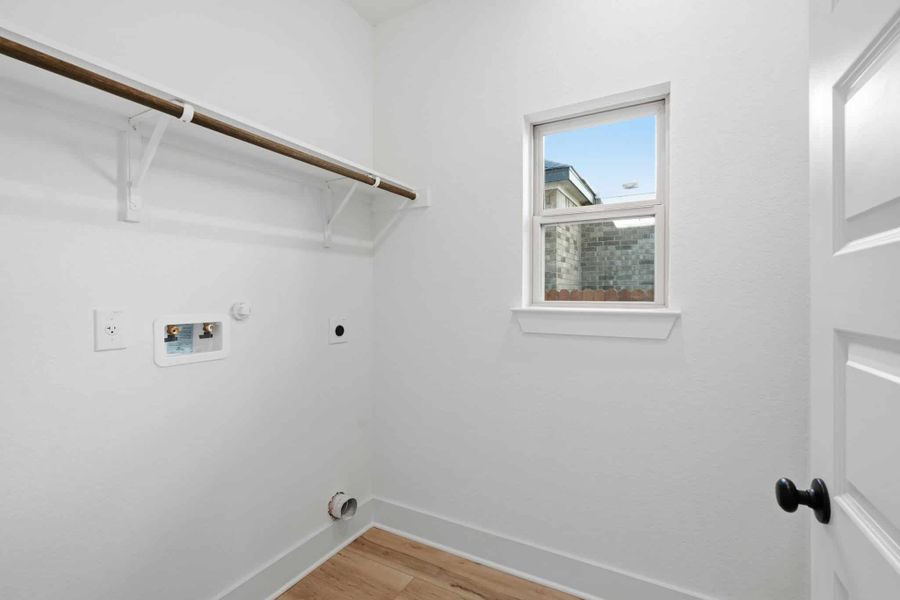 Spacious, unfurnished interior of a new home in Stillwater Ranch, San Antonio (Image 27).