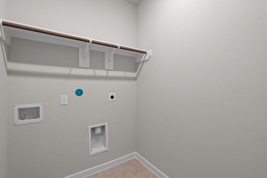 Spacious, unfurnished interior of a new home in Westridge Cove, Panorama Village (Image 21).