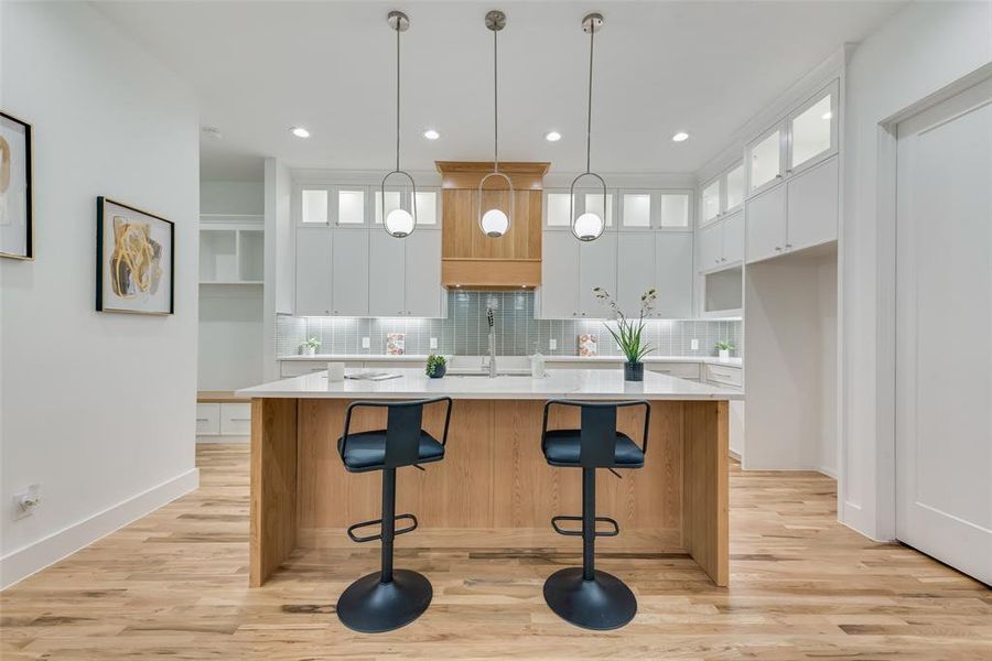 Furnished interior view inside a new home in , Dallas (Image 8).