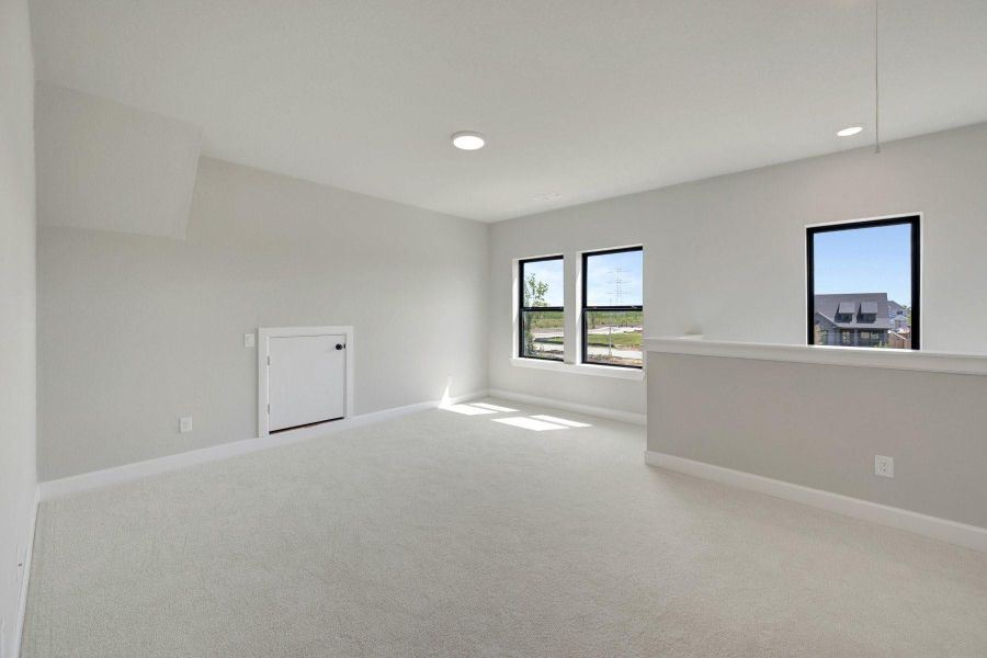 Spacious, unfurnished interior of a new home in Sienna - Grove Collection, Missouri City (Image 20). Spacious, unfurnished interior of a new home in Sienna - Grove Collection, Missouri City (Image 20).