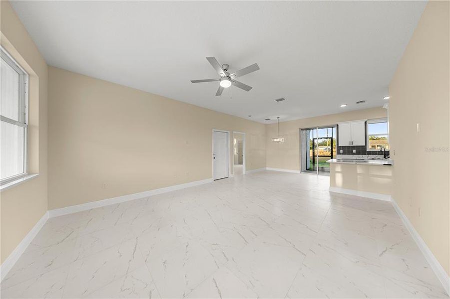 Spacious, unfurnished interior of a new home in , Belleview (Image 14).