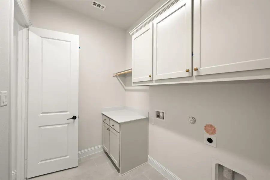 Furnished interior view inside a new home in Somerset - Phase 5, Mansfield (Image 7). Furnished interior view inside a new home in Somerset - Phase 5, Mansfield (Image 7).