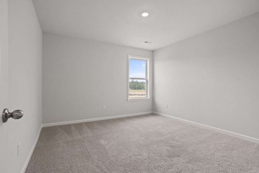 Spacious, unfurnished interior of a new home in , Seneca (Image 13).