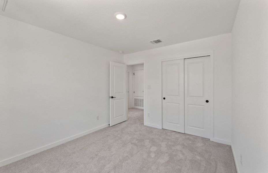 Spacious, unfurnished interior of a new home in Wolf Ranch, Georgetown (Image 46).