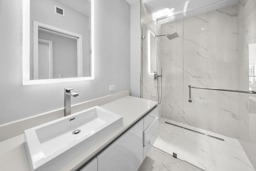 C92F70DE-D60A-48BB-B611-747CFE538881