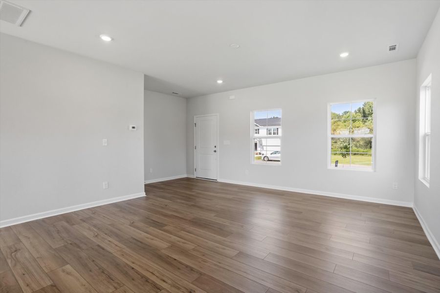 Spacious, unfurnished interior of a new home in Cambridge Reserve, Angier (Image 12).