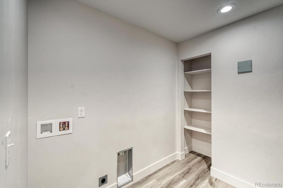 Laundry room with hook ups for electric dryer and washer Laundry room with hook ups for electric dryer and washer