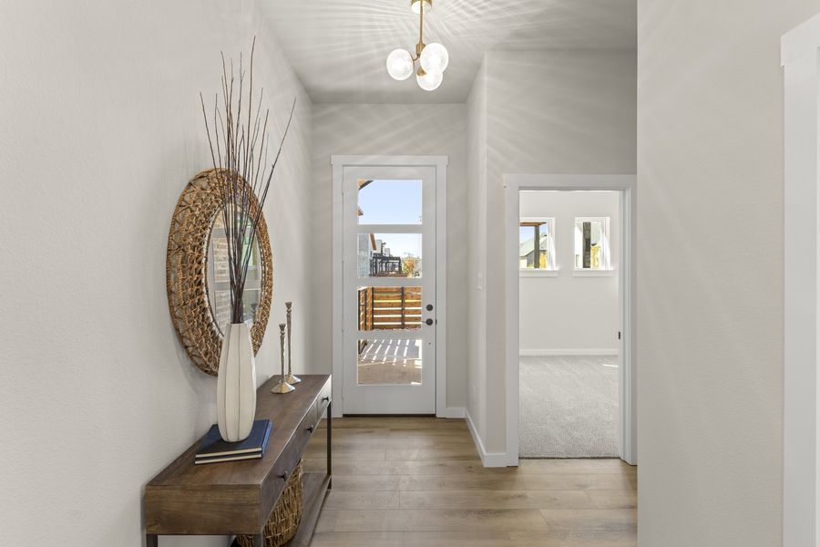Furnished interior view inside a new home in Willow Grove, Melissa (Image 4).