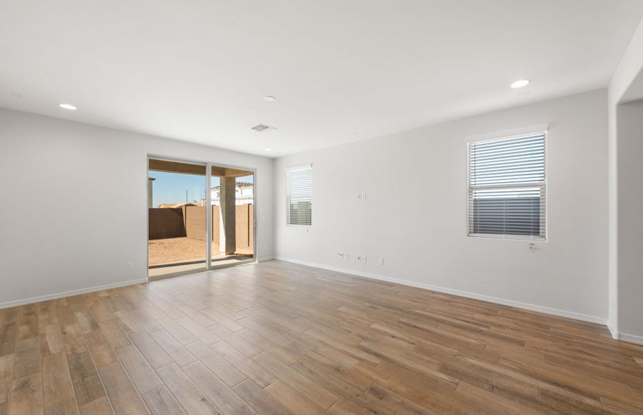 Spacious, unfurnished interior of a new home in Soleo, San Tan Valley (Image 15).