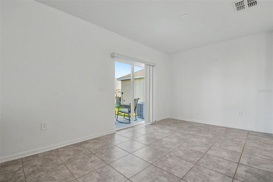 Spacious, unfurnished interior of a new home in Cascades, Davenport (Image 21).