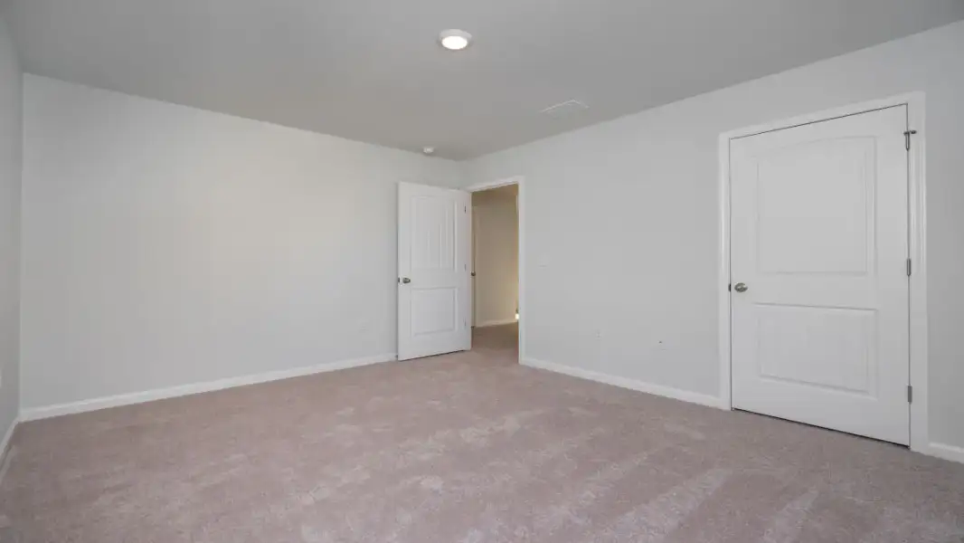 Representative unfurnished interior of a home built from the Elle by D.R. Horton in Brookside, Richlands (Image 37).