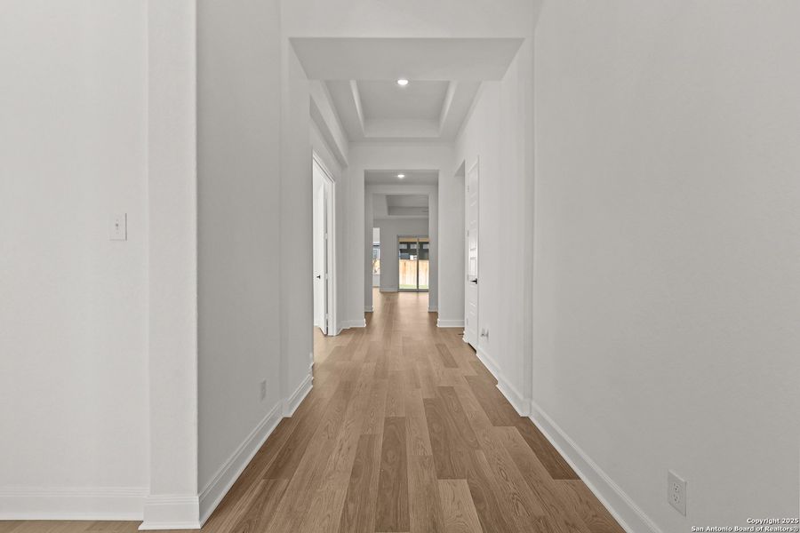 Spacious, unfurnished interior of a new home in Mayfair 60', New Braunfels (Image 33).