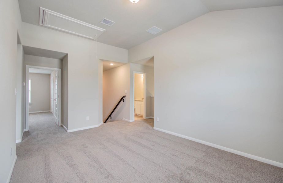 Spacious, unfurnished interior of a new home in Legends Bay, Baytown (Image 37).
