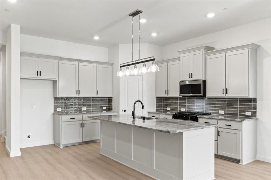 010-2833ConcordDrive-Wylie-TX-75098-Kitchen.jpg-SMALL