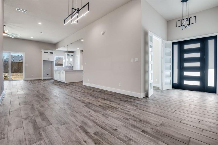 Spacious, unfurnished interior of a new home in , DeSoto (Image 15).